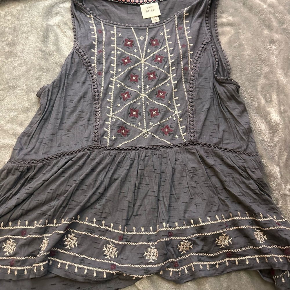 Knox Rose Gray Embroidered Blouse